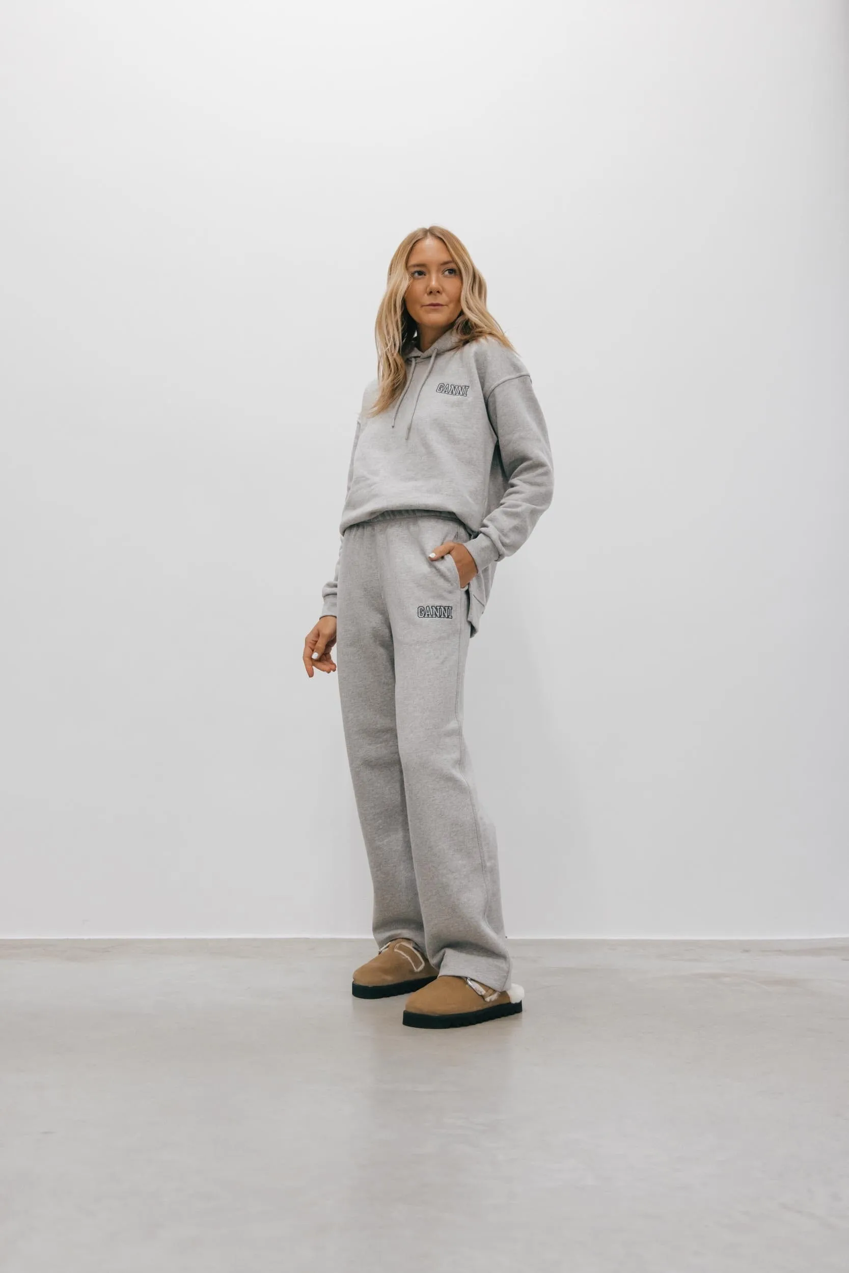 LOOSE FIT SWEATPANTS IN LIGHT GREY