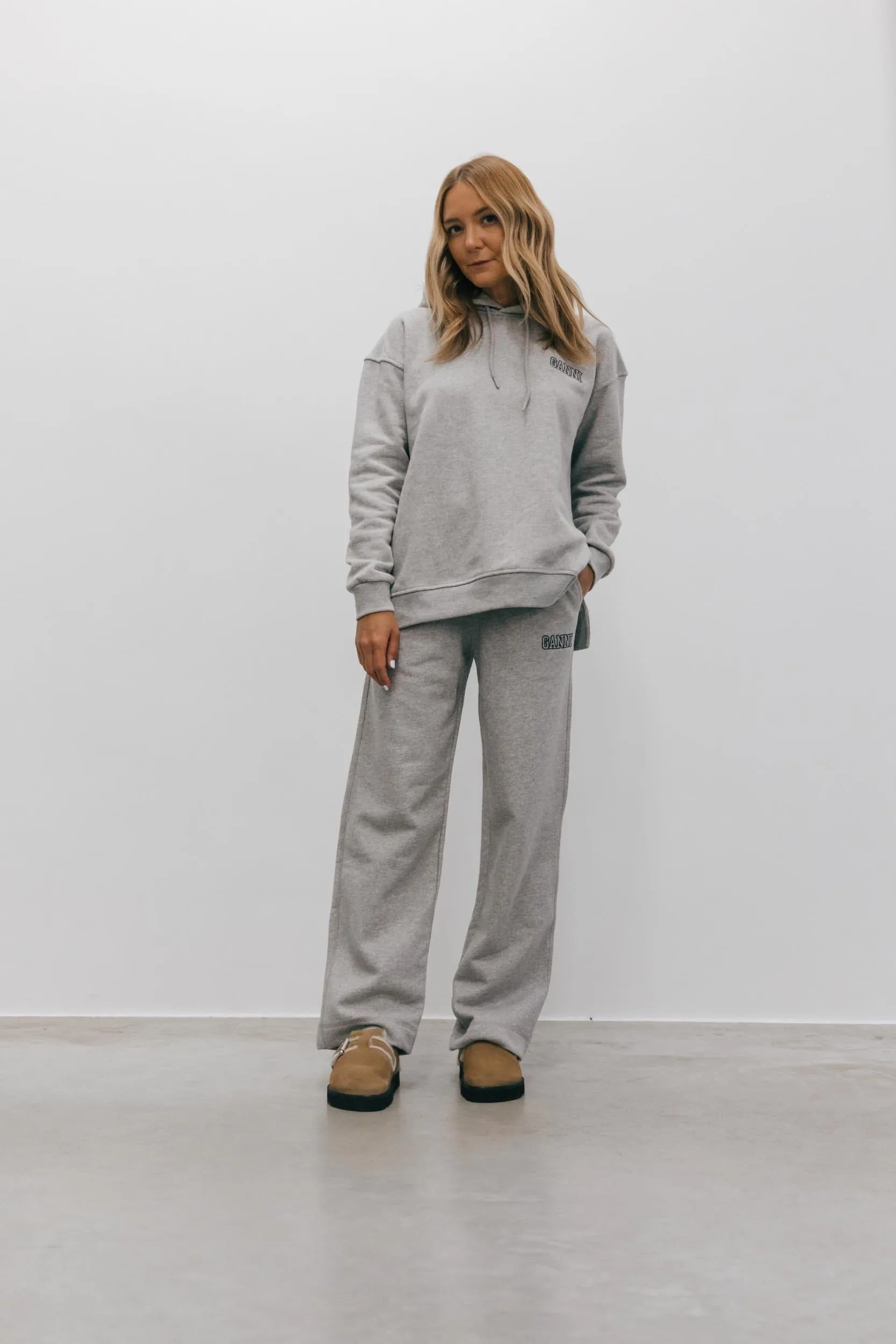 LOOSE FIT SWEATPANTS IN LIGHT GREY