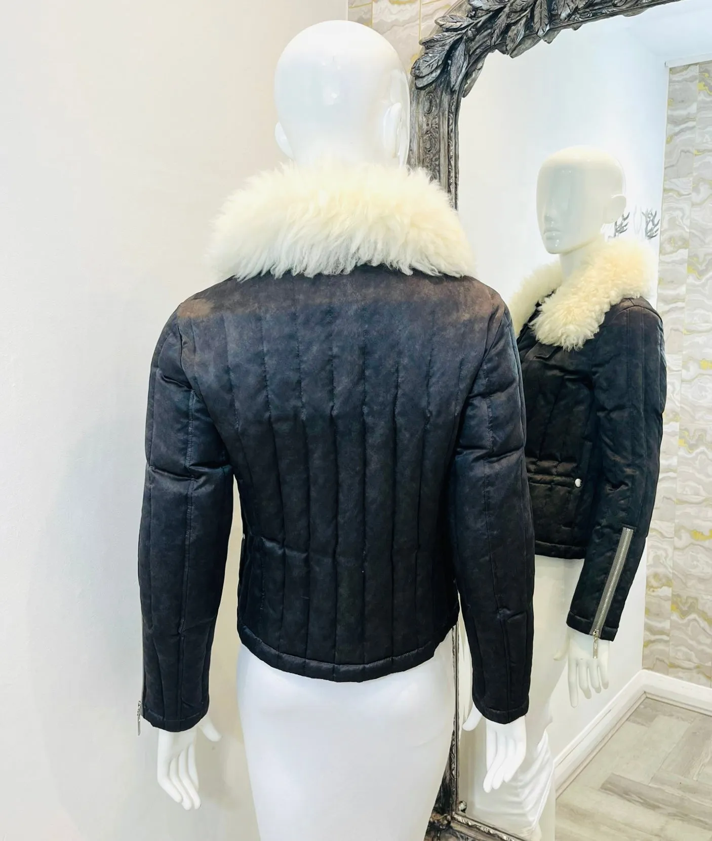 Louis Vuitton Silk, Shearling & Down Jacket. Size 34FR