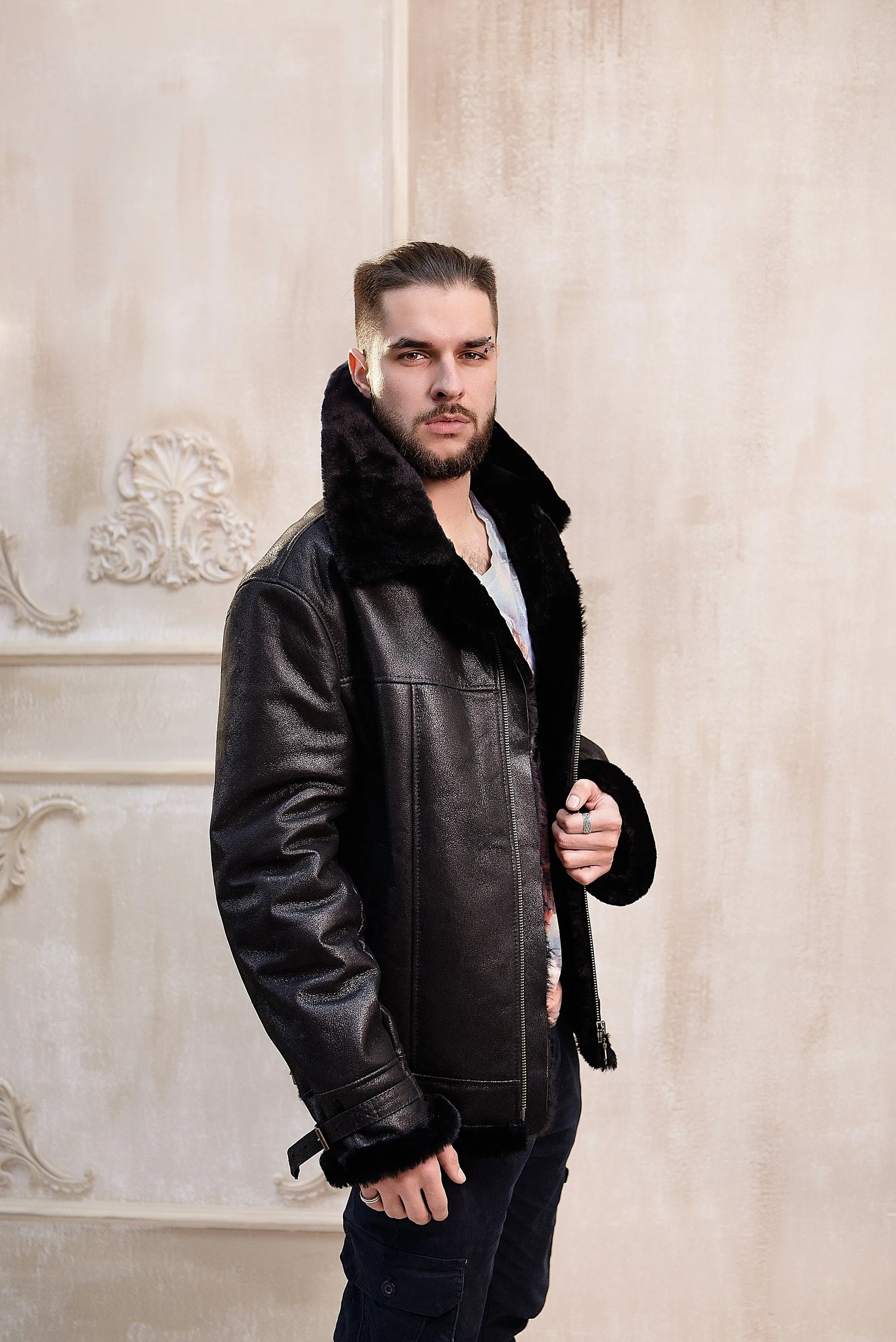 Real Winter Leather Mens Shearling Pilot Jacket in Black Color with Fur Collar