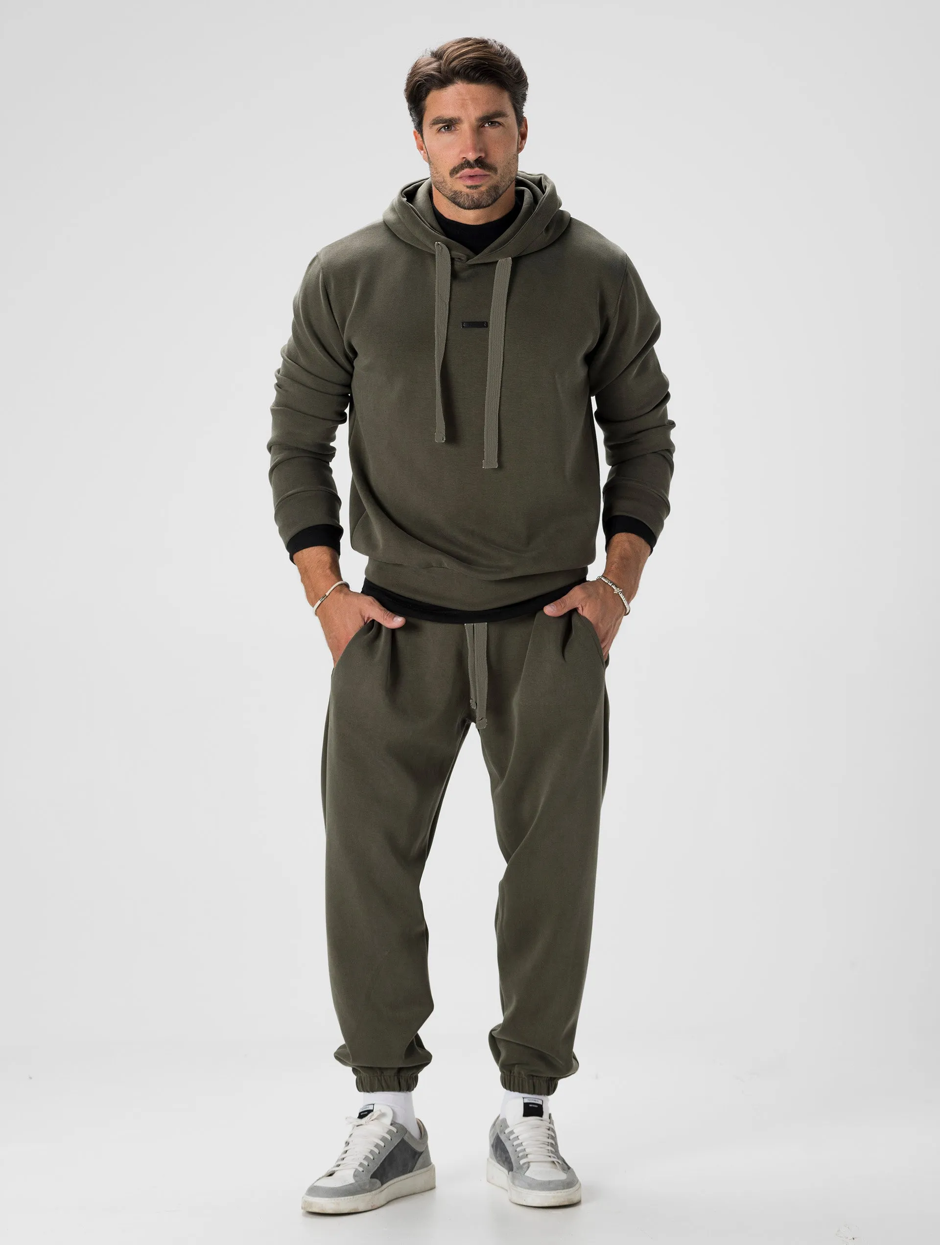 SHIRO SWEATPANTS IN MILITARY GREEN