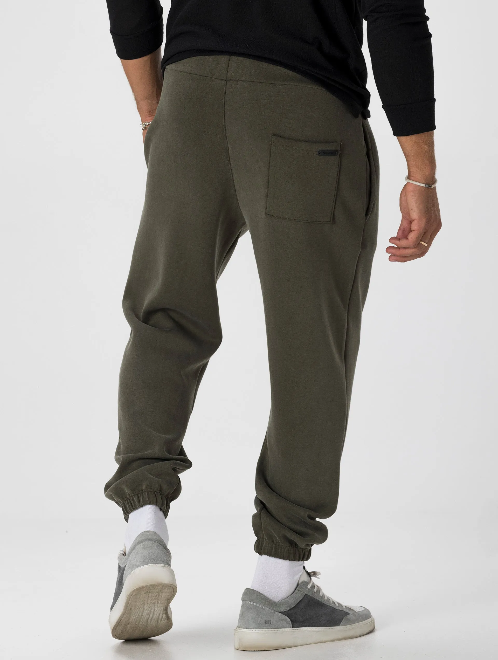 SHIRO SWEATPANTS IN MILITARY GREEN