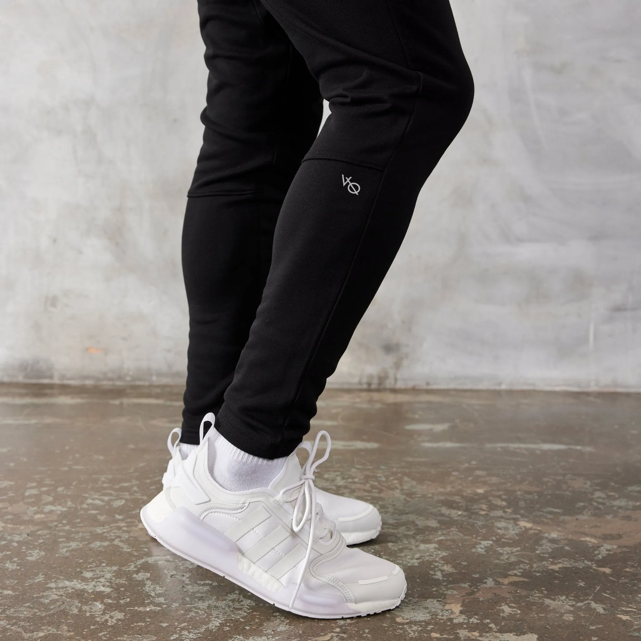 Vanquish Essential Black Tapered Fit Sweatpants