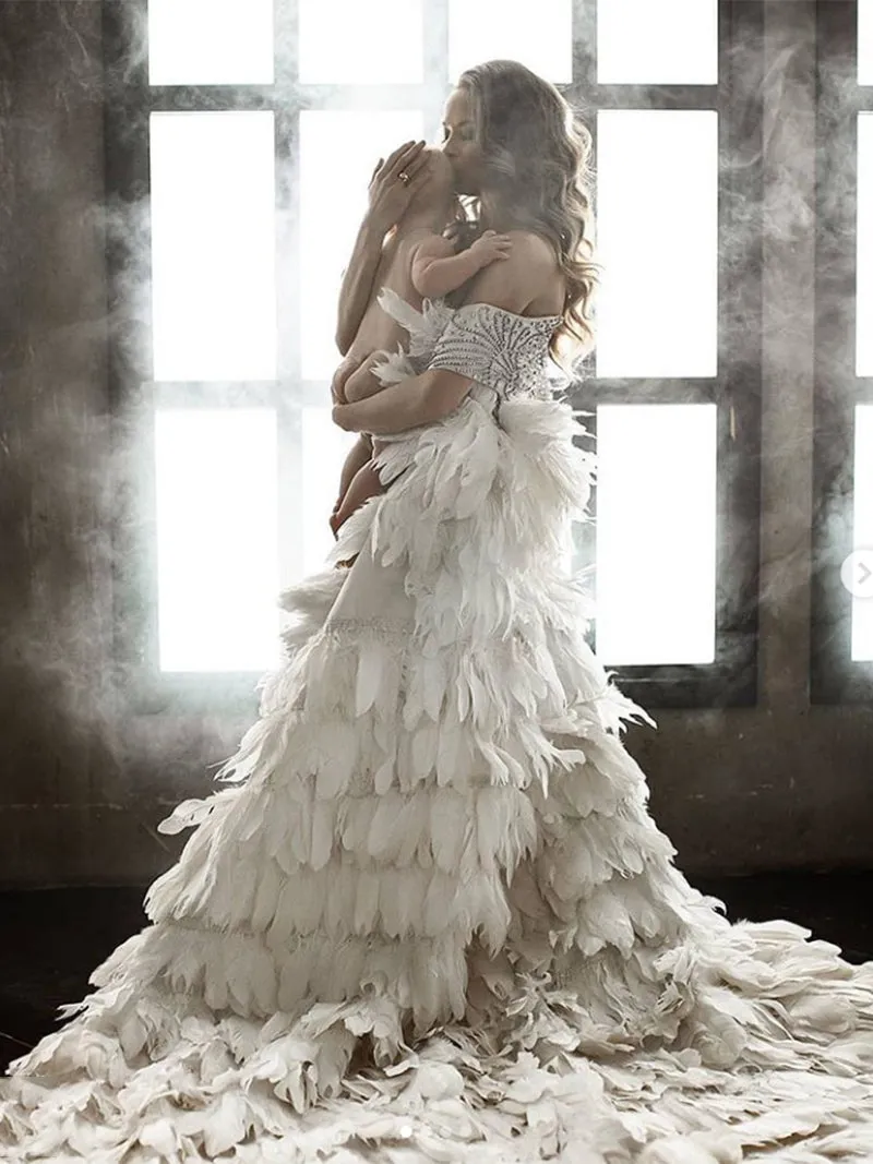 Vintage Feathers Beaded Cape Wedding Maternity Dress for Photograghy