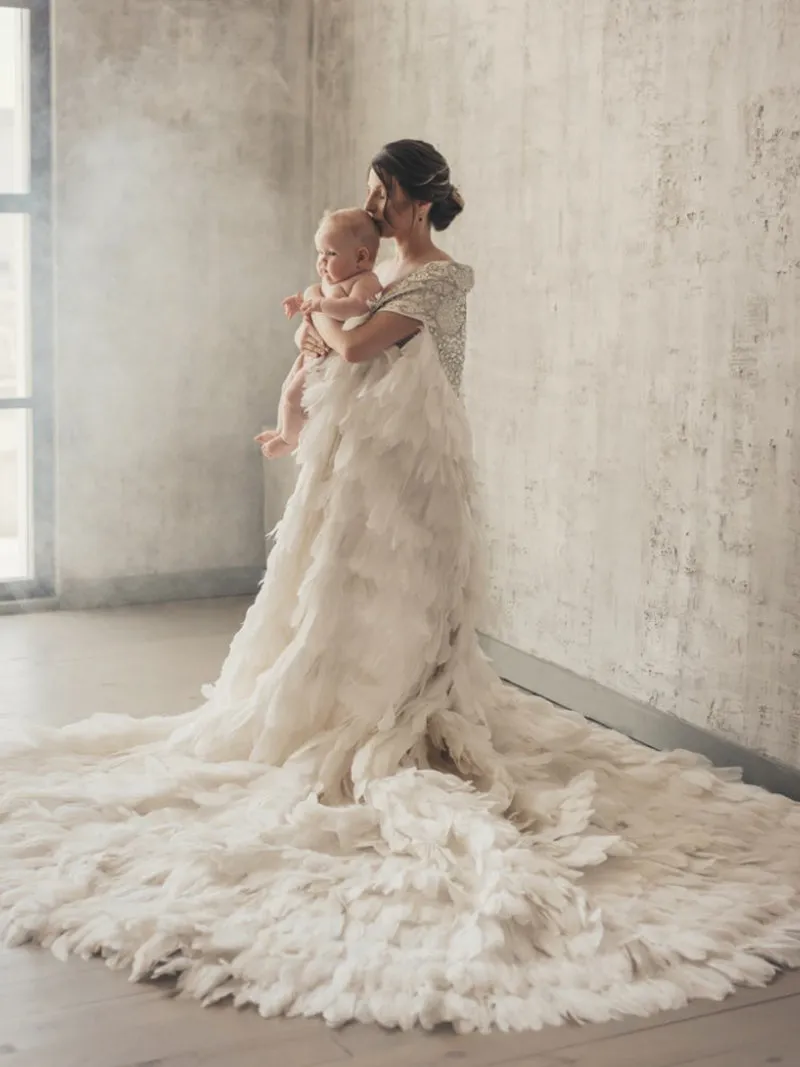 Vintage Feathers Beaded Cape Wedding Maternity Dress for Photograghy